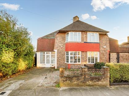 4 Bed Semi-Detached House, Foxglove Street, W12