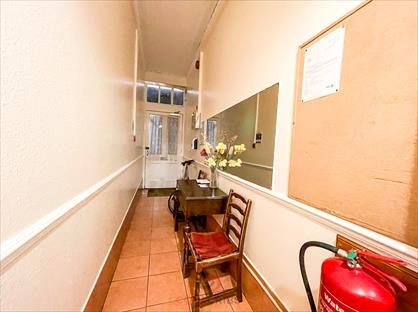 Bedsit, Sussex Gardens, W2