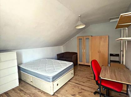 Room in a Shared House, Radcliffe Road, NG2