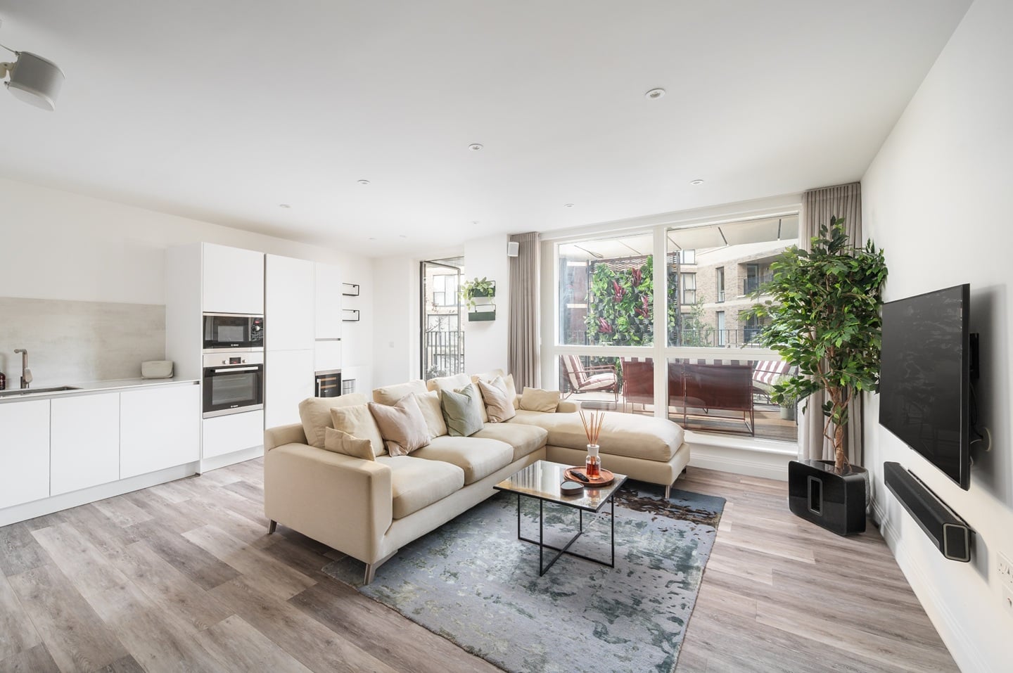 2 Bed Flat, Emperor Apartments, SE5 photo 3