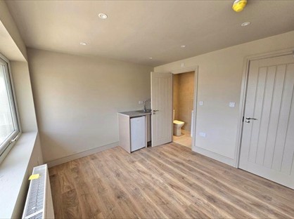 Room in a Shared House, Old Farm Road, UB7