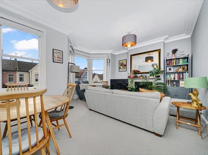 2 Bed Flat, Wightman Road, N8
