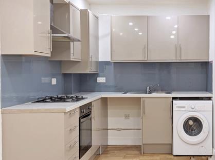 1 Bed Flat, Turners Hill, EN8