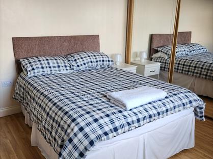 Room in a Shared House, Pool, TR15