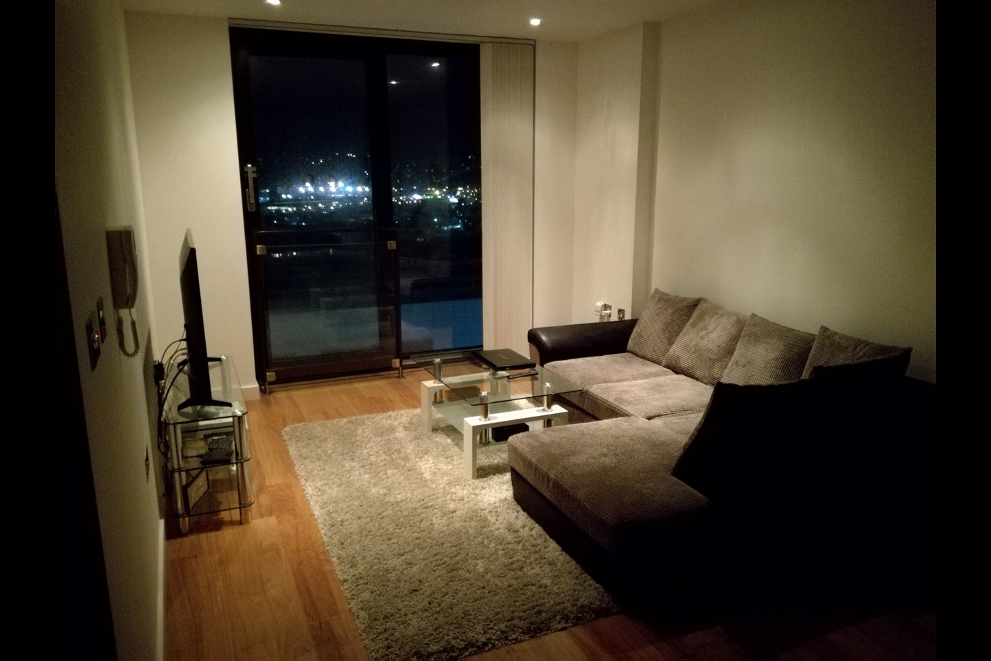 1 Bed Flat, St. Pauls Square, S1 photo 2