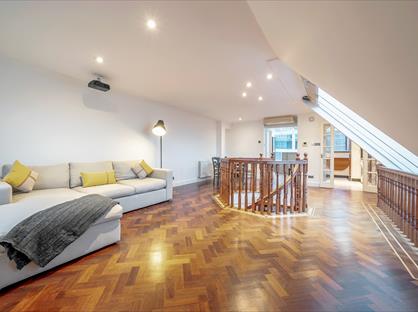 2 Bed Maisonette, Tradewinds Court, E1W