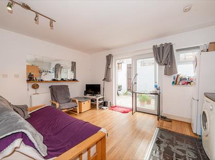 1 Bed Flat, Topsfield Parade, N8
