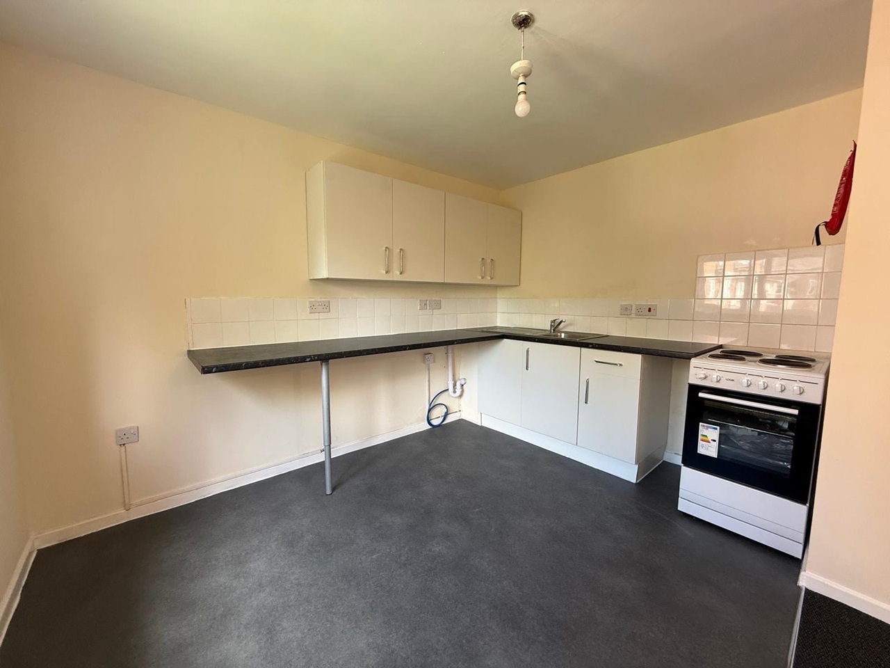 1 Bed Flat, Wesley Street, NG5 photo 4