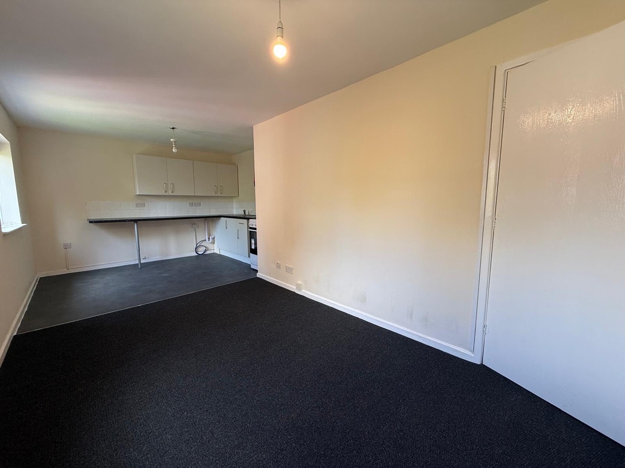 1 Bed Flat, Wesley Street, NG5 photo 3