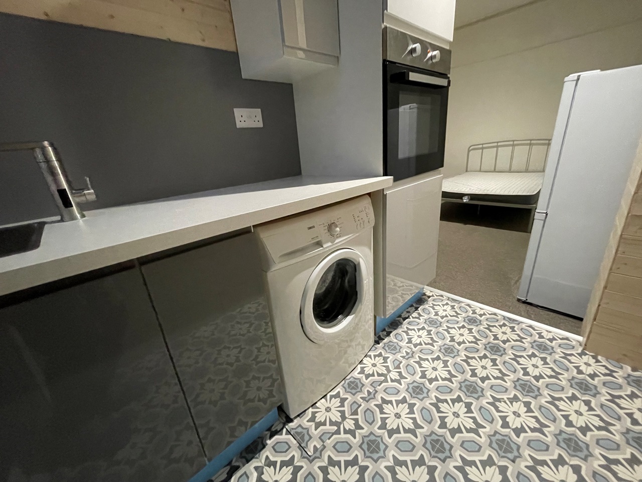 Exeter Bedsit, Alphington Street, EX2 To Rent Now for £575.00 p/m