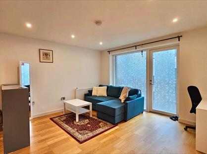 1 Bed Flat, Genteel House, UB1