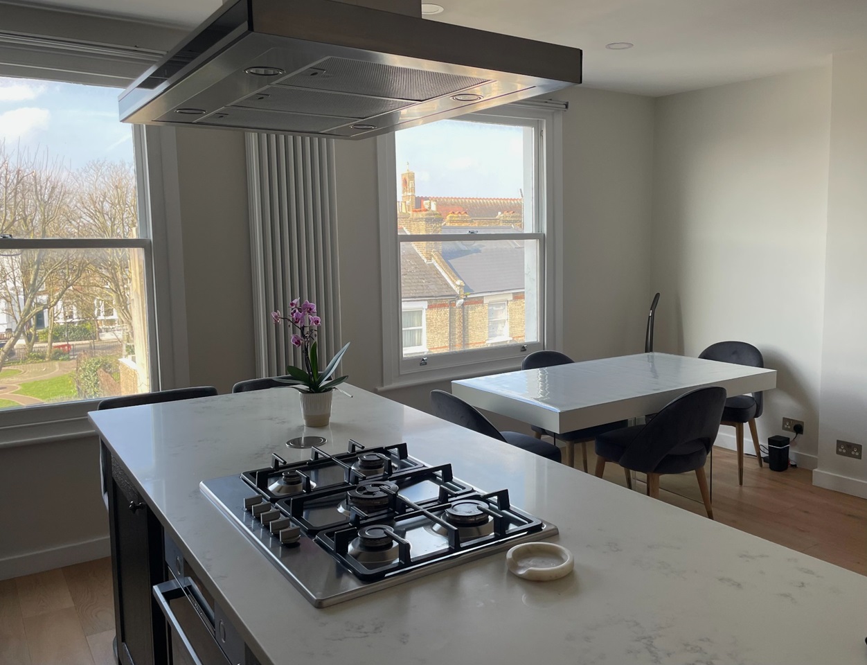 London 1 Bed Flat, St Stephens Avenue, W12 To Rent Now for £2,250.