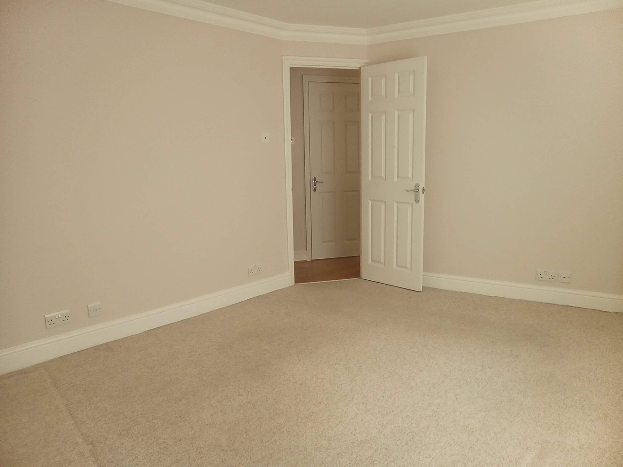 2 Bed Flat, Belgrave Gardens, NW8 photo 4