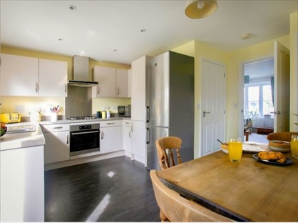 Room in a Shared House, Greensand Place, GU7