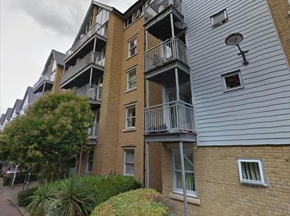2 Bed Flat, St. Andrews Close, CT1
