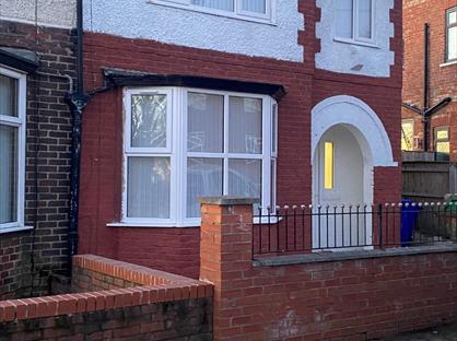3 Bed Semi-Detached House, Hill Lane, M9