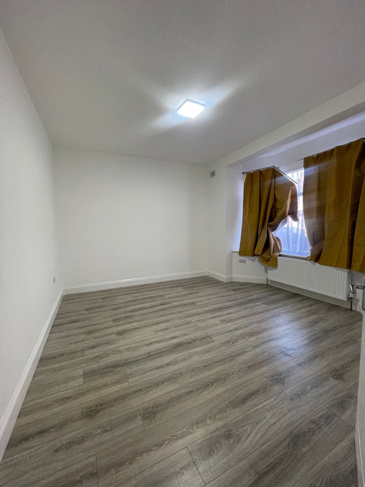 Ilford 4 Bed End Terrace, Cranley Drive, IG2 To Rent Now for £3,000