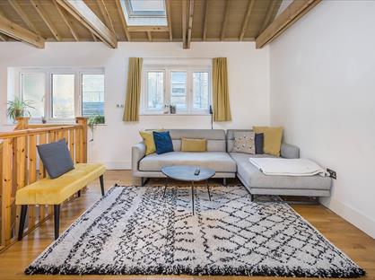 2 Bed Terraced House, Gautrey Road, SE15