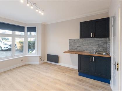 Studio Flat, Hendon Way, NW2