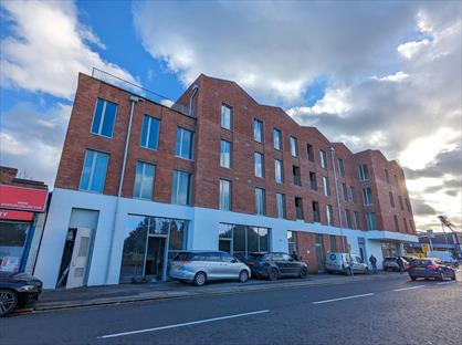 1 Bed Flat, Vicarage Road, WD18