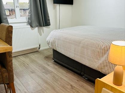 Room in a Shared House, Morland Close, TW12
