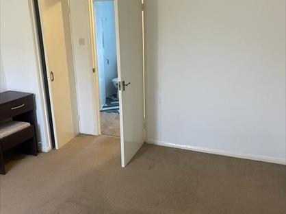 1 Bed Flat, Ross Close, LU1