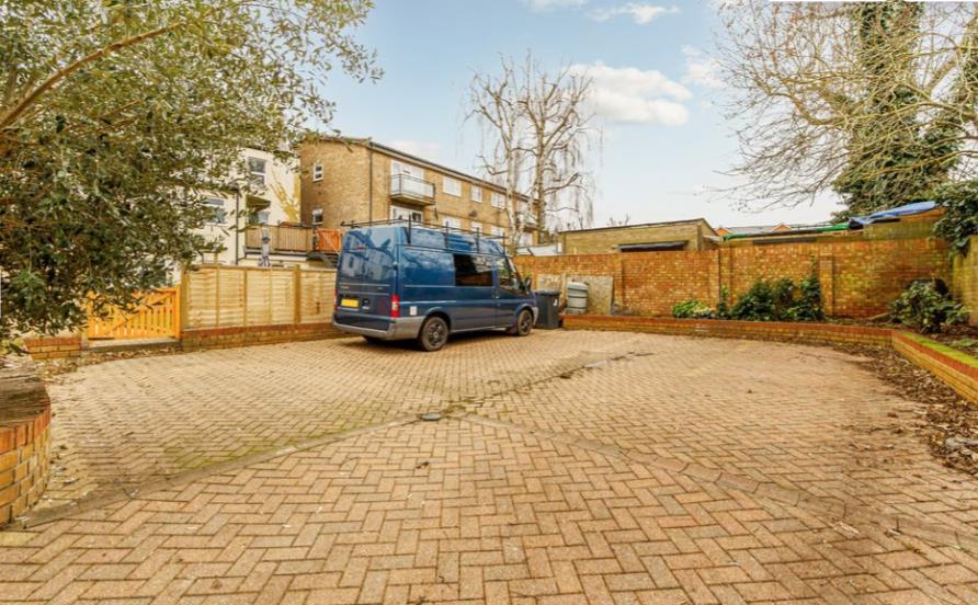 London 2 Bed Lower Boston Road, W7 To Rent Now for £1,875.00 p/m