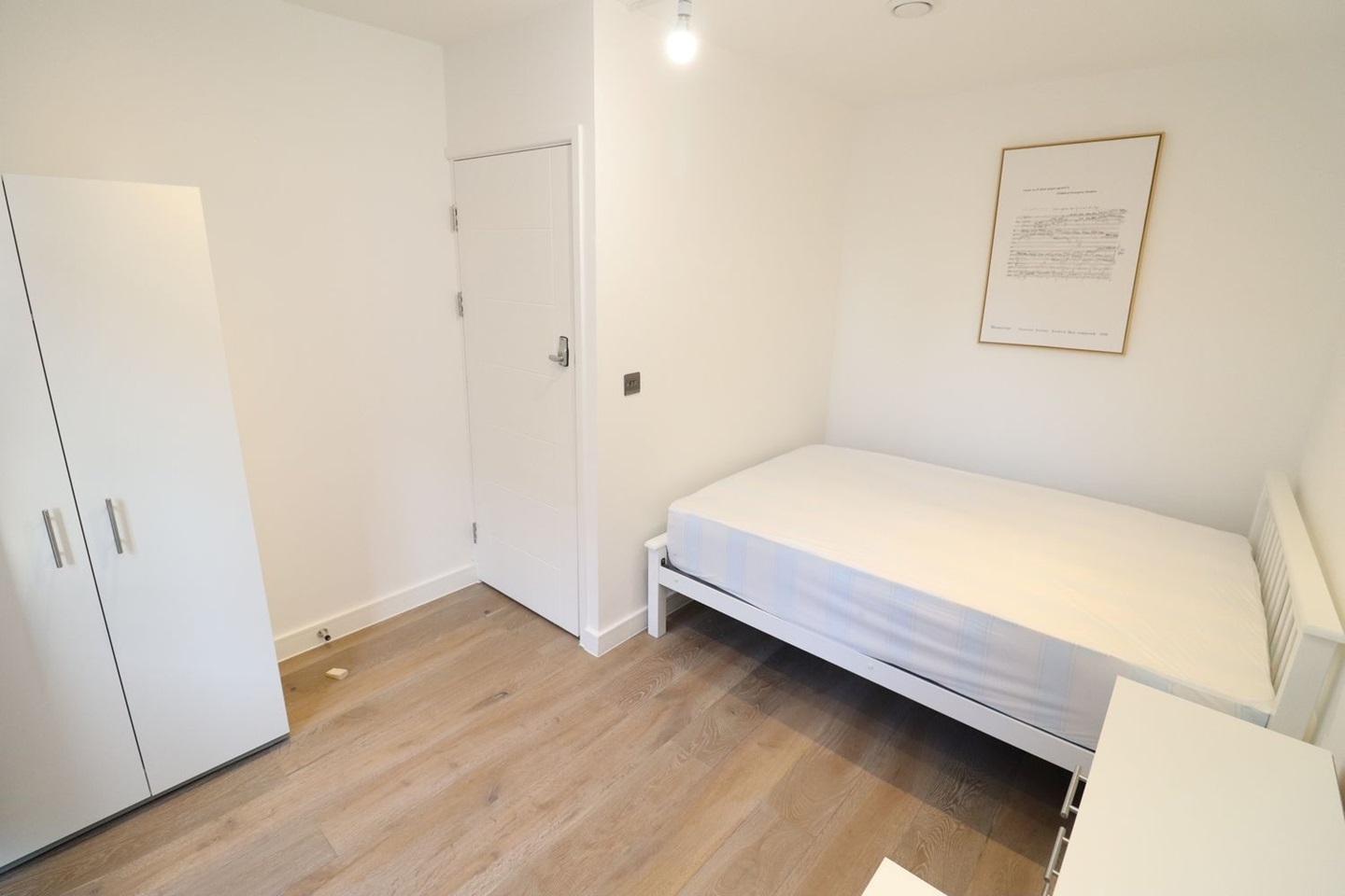 Room in a Shared Flat, Jubilee Street, E1 photo 2