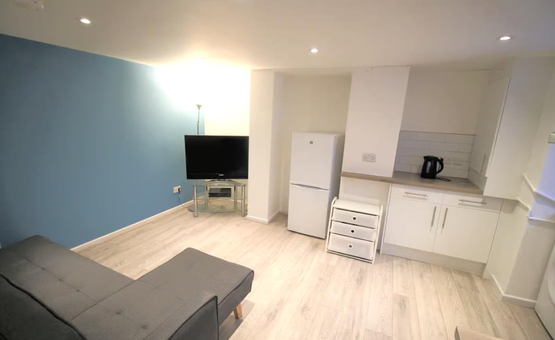 3 Bed Terraced House, Lumley Walk, LS4