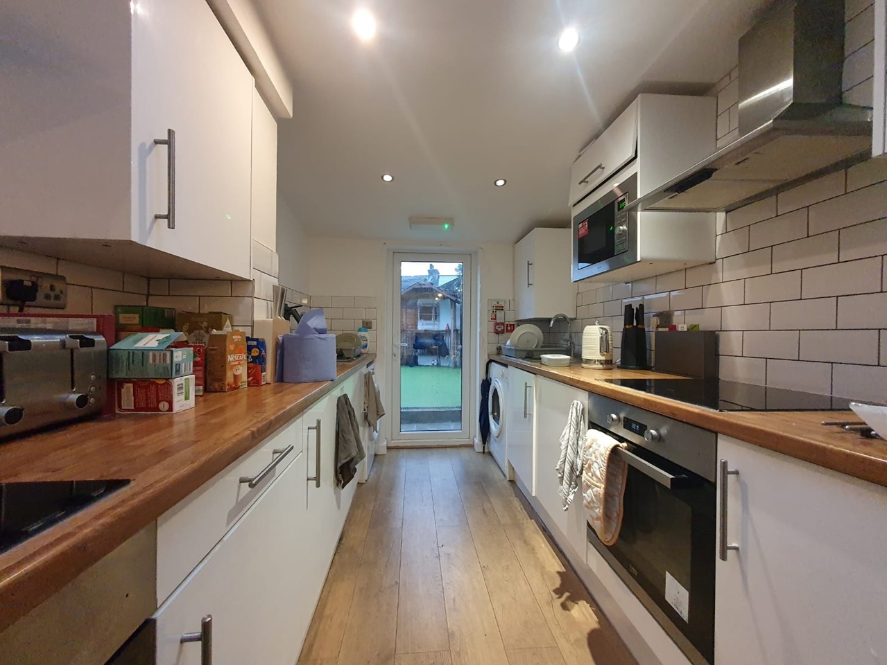 Croydon Bedsit, Exeter Road, CR0 To Rent Now for £675.00 p/m