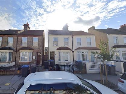 Bedsit, Exeter Road, CR0