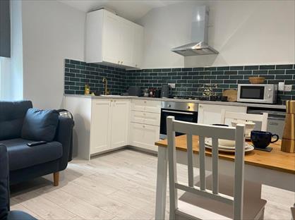 2 Bed Flat, West Road, SK17