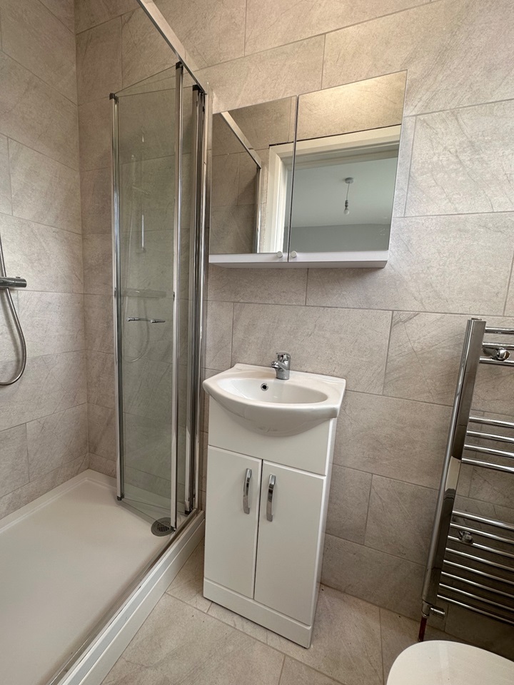 Hounslow Studio Flat, Hounslow, TW3 To Rent Now for £1,100.00 p/m