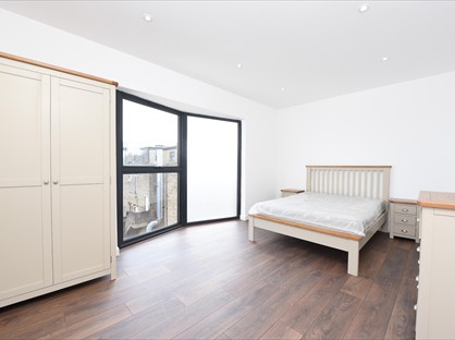 2 Bed Flat, Witham Road, W13