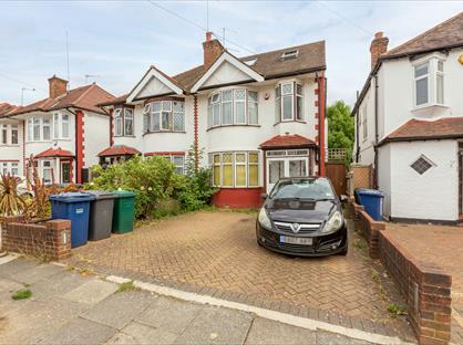 5 Bed Semi-Detached House, Pymmes Green Road, N11