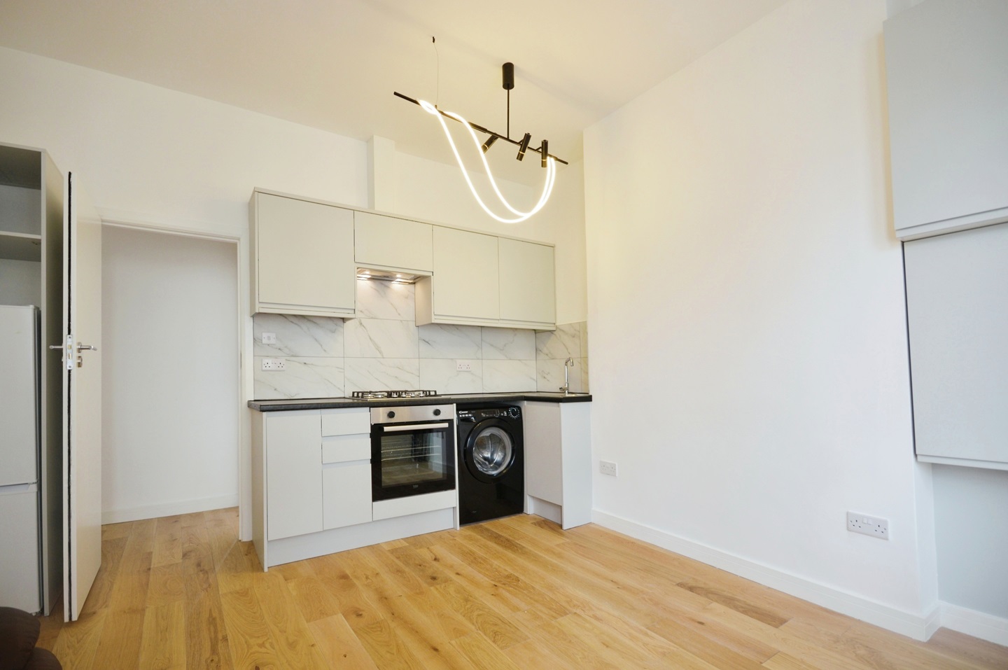 London 2 Bed Flat, Loftus Road, W12 To Rent Now for £1,898.00 p/m