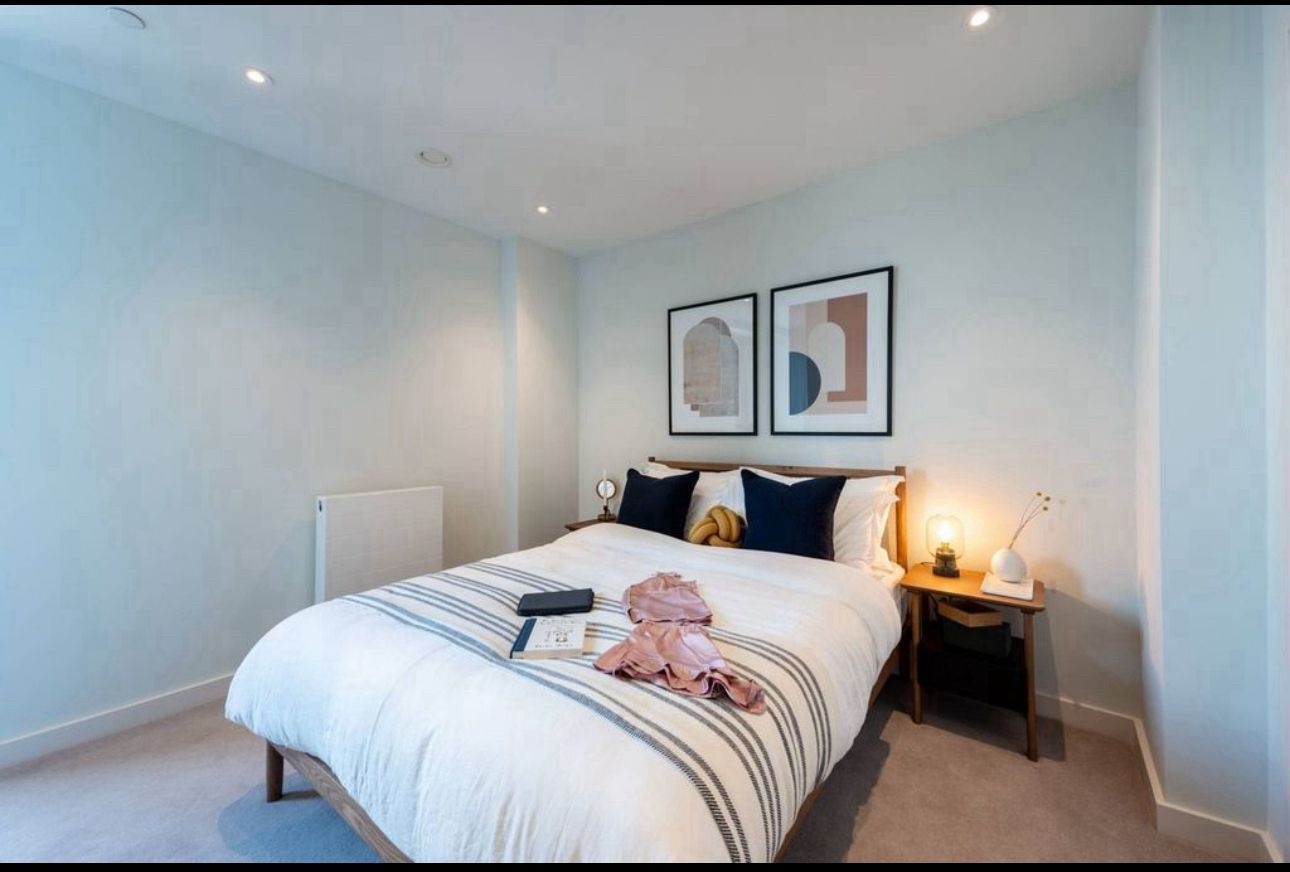 Room in a Shared House, Monks Avenue, EN5 To Rent Now for £