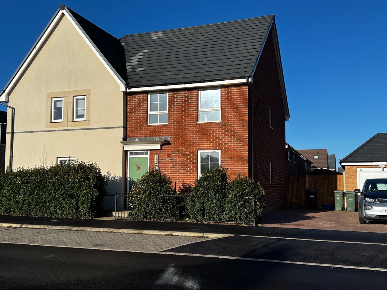 Brooklands, Milton Keynes 3 Bed SemiDetached House, Port Line Road