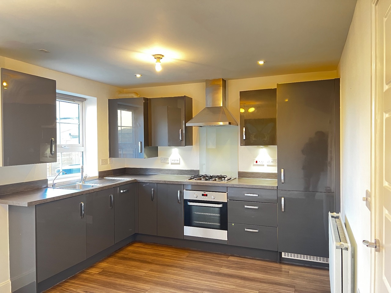 Brooklands, Milton Keynes 3 Bed SemiDetached House, Port Line Road