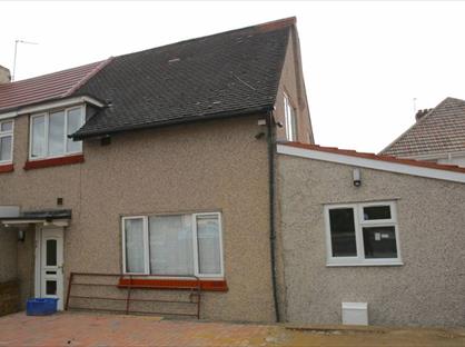 Room in a Shared House, Carlisle Avenue, W3