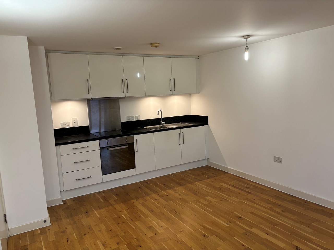 Greenford 1 Bed Flat, Bridgepoint House, UB6 To Rent Now for £1,400