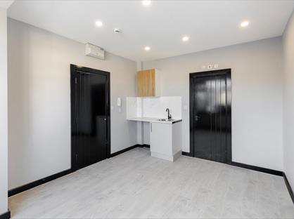 Studio Flat, Taunton Close, SM3