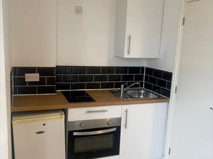 Studio Flat, Lodge Causeway, BS16