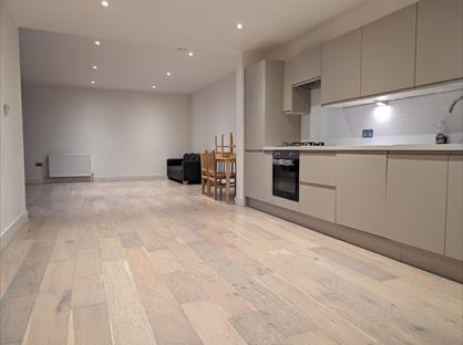 3 Bed Flat, High Street, E17