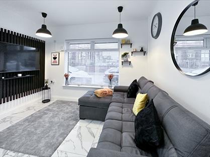 1 Bed Flat, Great Western Street, M14