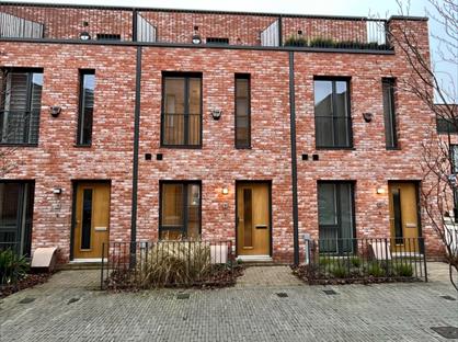 3 Bed Terraced House, Sterling Avenue, M3