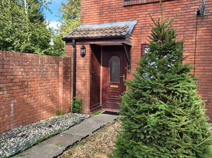 2 Bed End Terrace, Wimborne, BH21