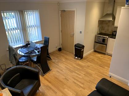 2 Bed Flat, Hillside House, LS6