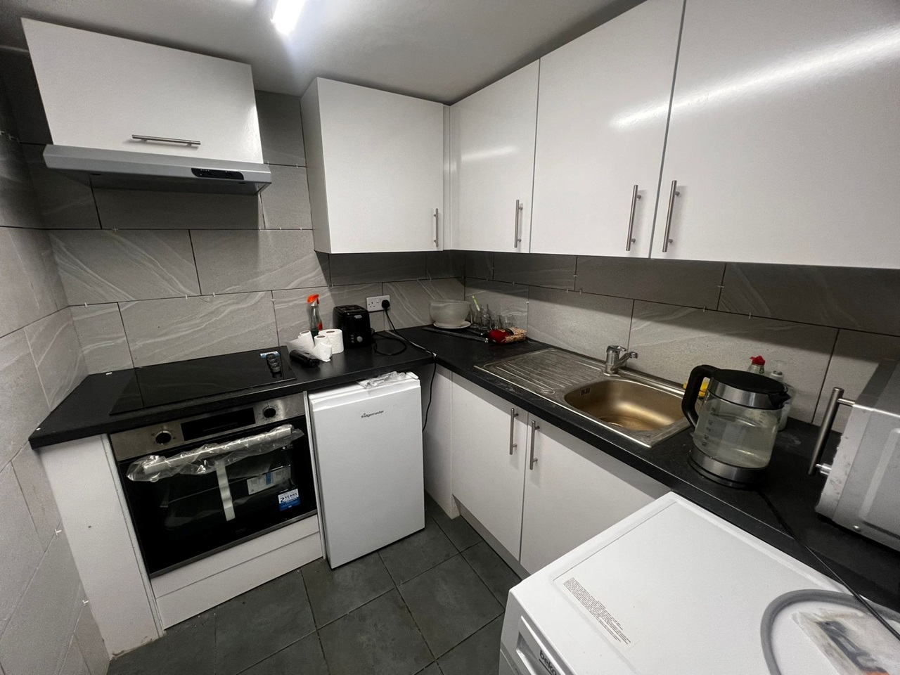 London Studio Flat, Dalston Lane, E8 To Rent Now for £1,200.00 p/m