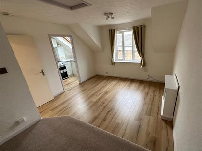 Studio Flat, Foster Hill Road, MK40